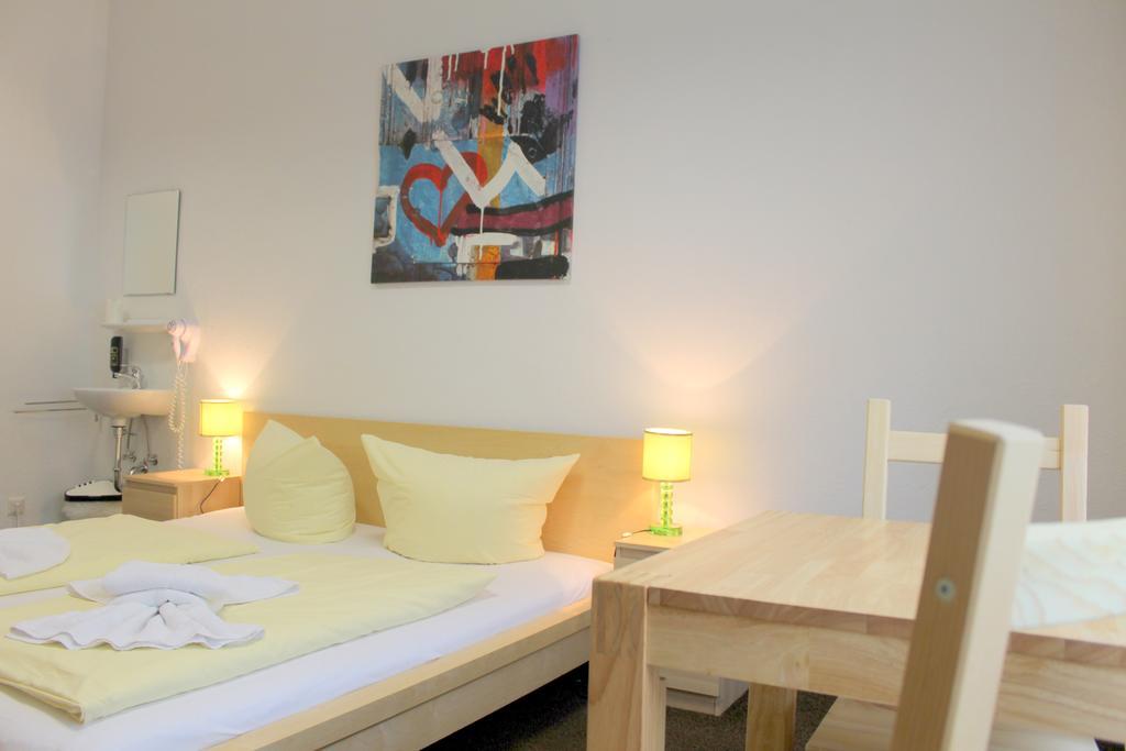 Pension Central Hostel ברלין מראה חיצוני תמונה